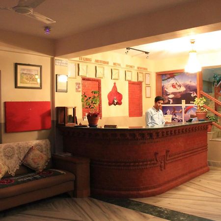 Hotel Orchid Pokhara Esterno foto