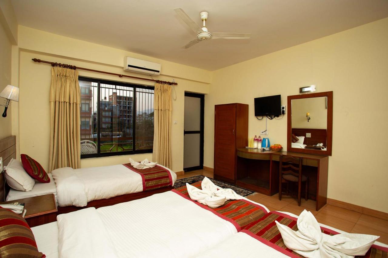 Hotel Orchid Pokhara Esterno foto