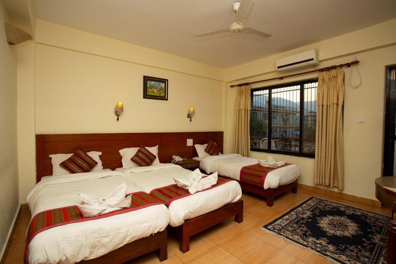 Hotel Orchid Pokhara Esterno foto