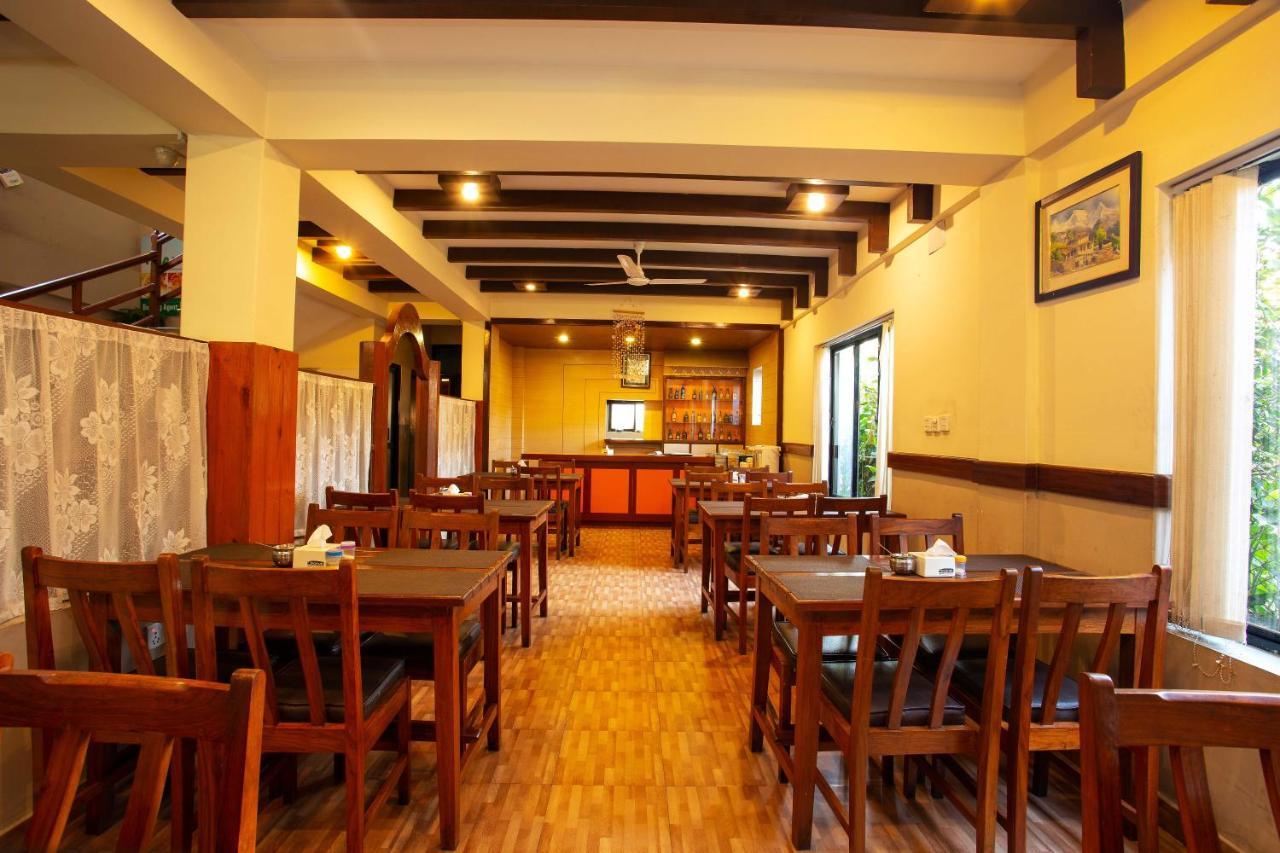 Hotel Orchid Pokhara Esterno foto