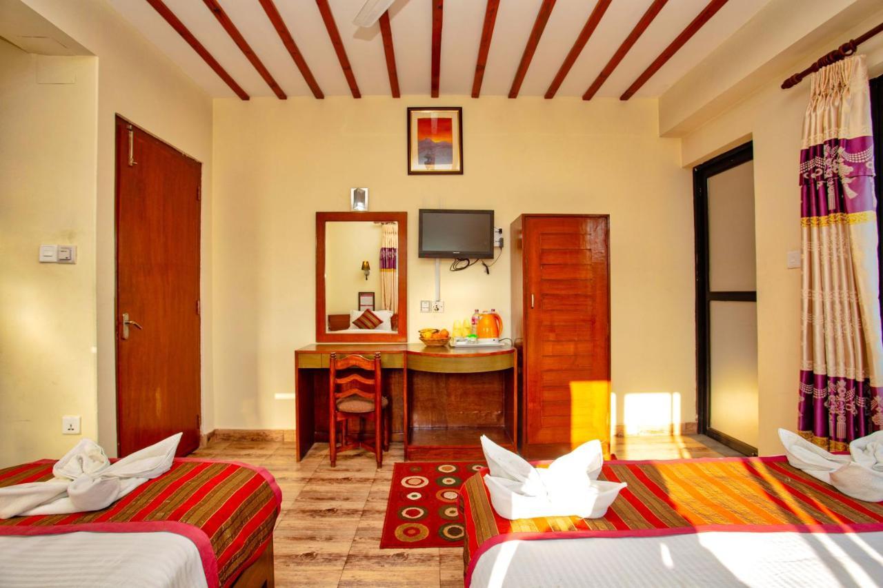 Hotel Orchid Pokhara Esterno foto