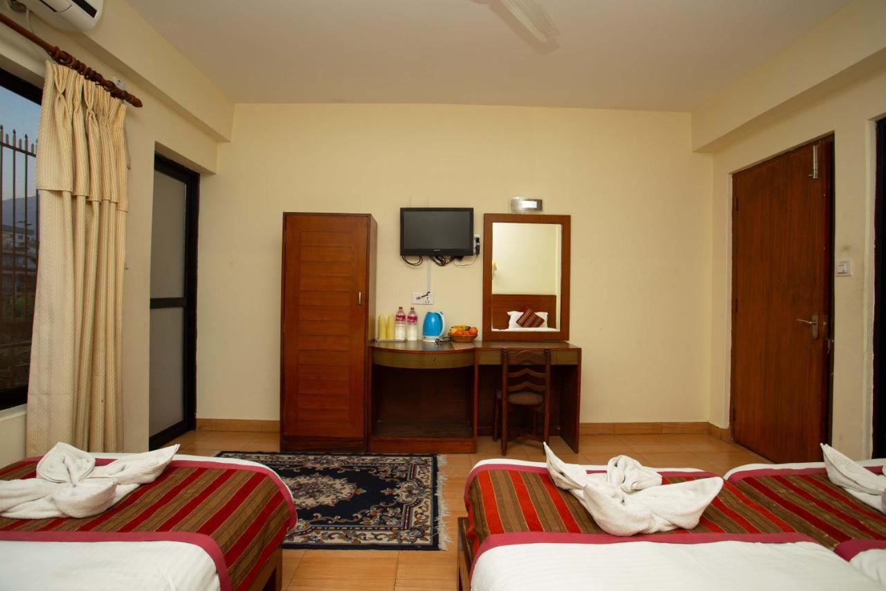 Hotel Orchid Pokhara Esterno foto