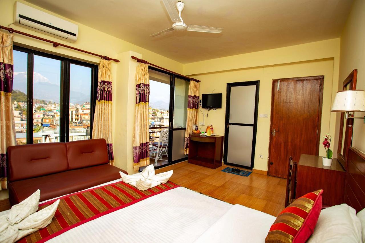 Hotel Orchid Pokhara Esterno foto