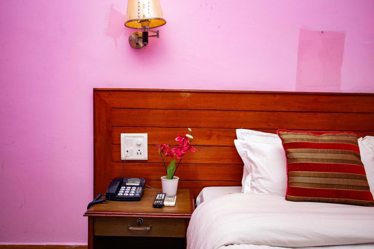 Hotel Orchid Pokhara Esterno foto