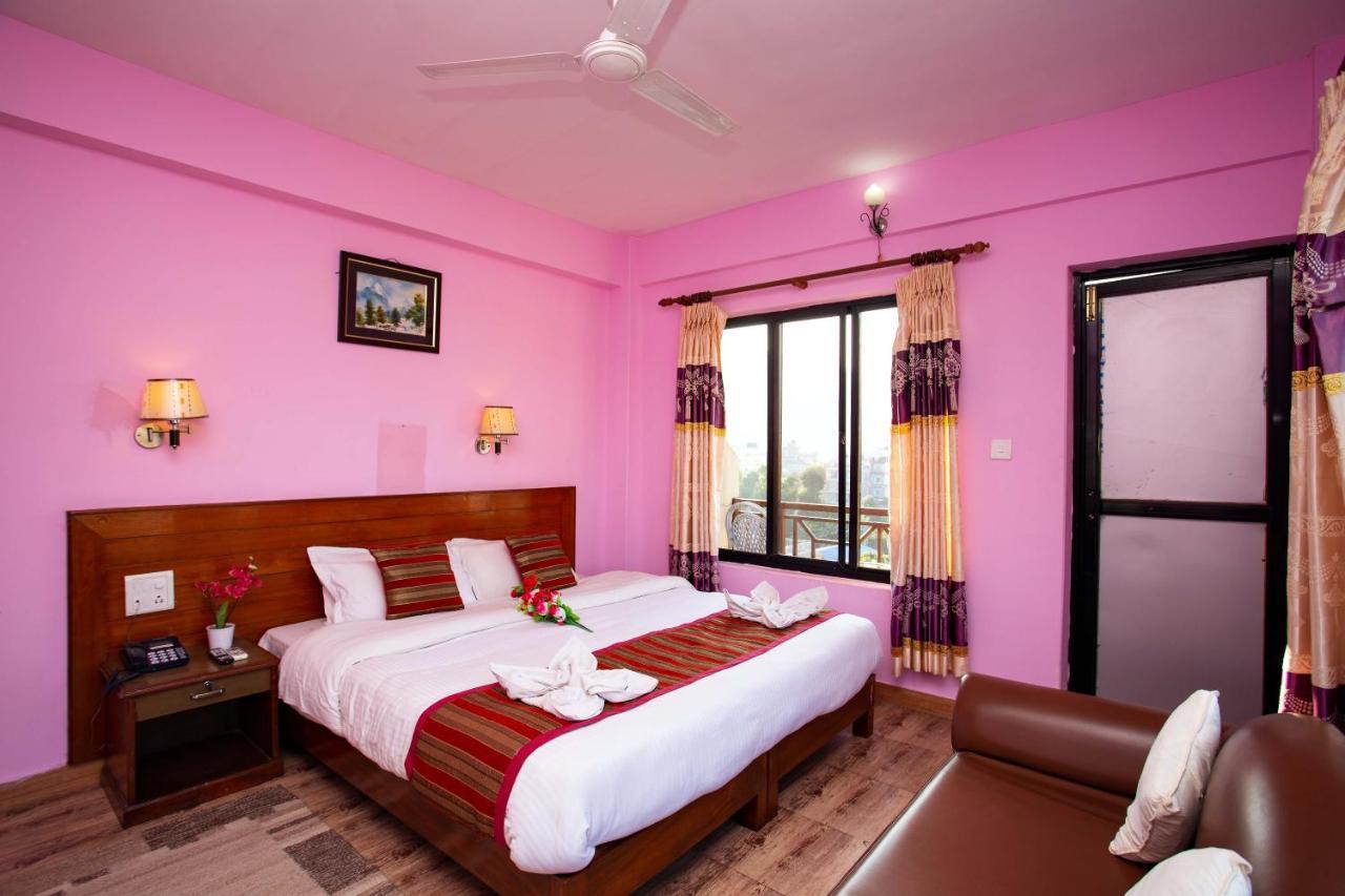 Hotel Orchid Pokhara Esterno foto