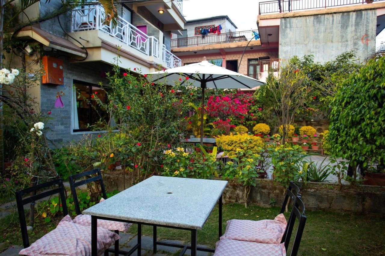 Hotel Orchid Pokhara Esterno foto